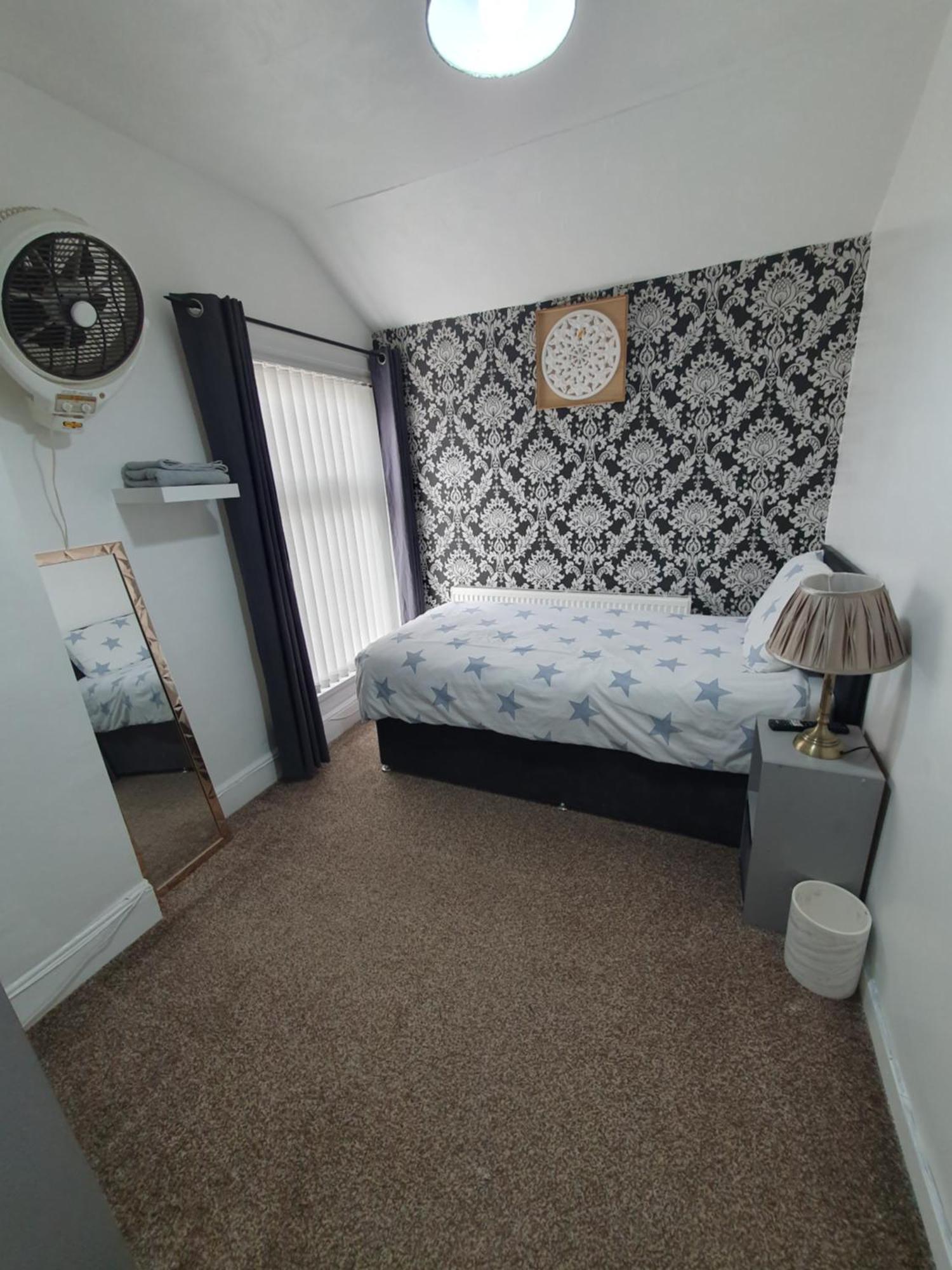 Private Room In Кардіфф Екстер'єр фото
